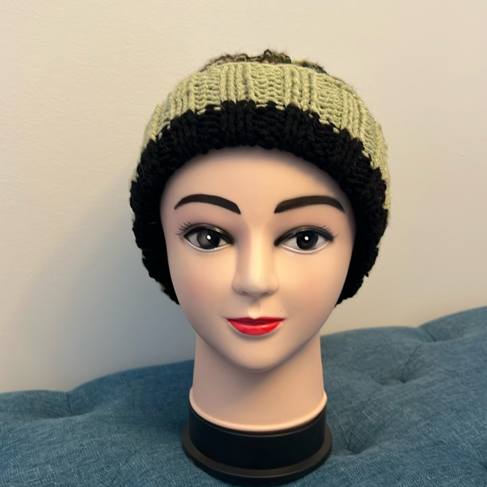 Green Pattern Knit Hat-See Photos